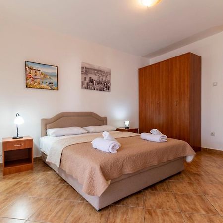 Villa Savovic Petrovac Exteriör bild