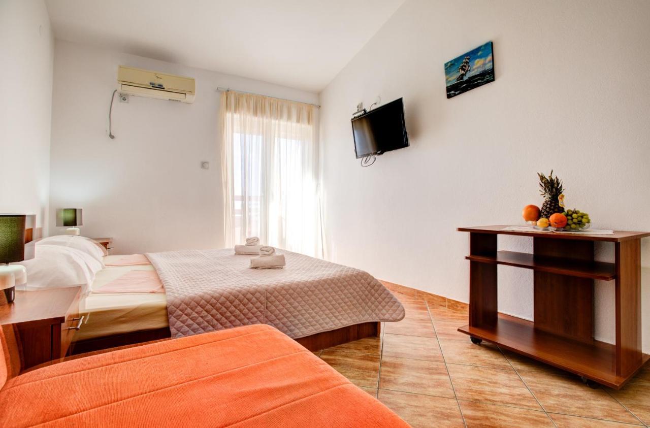 Villa Savovic Petrovac Exteriör bild