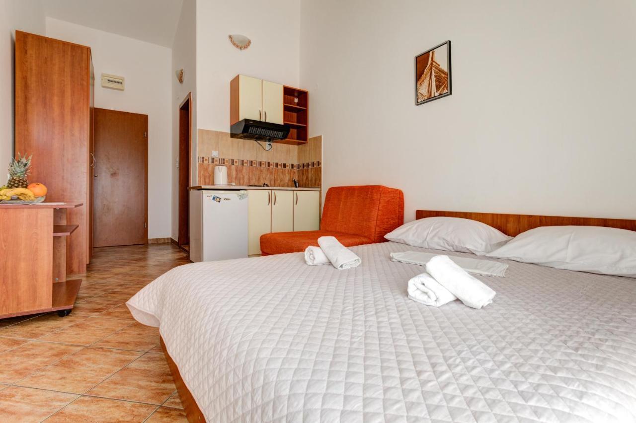 Villa Savovic Petrovac Exteriör bild