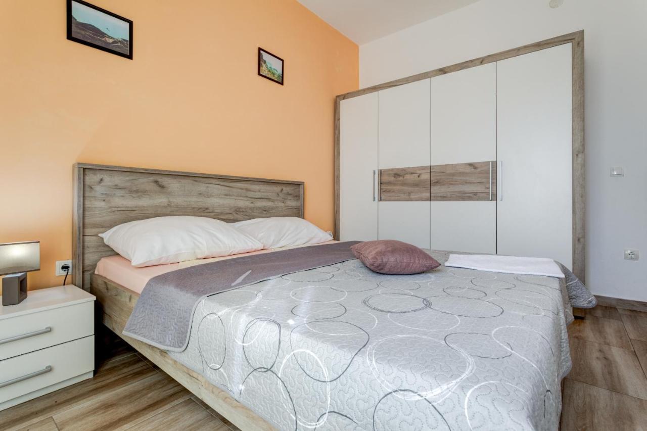 Villa Savovic Petrovac Exteriör bild