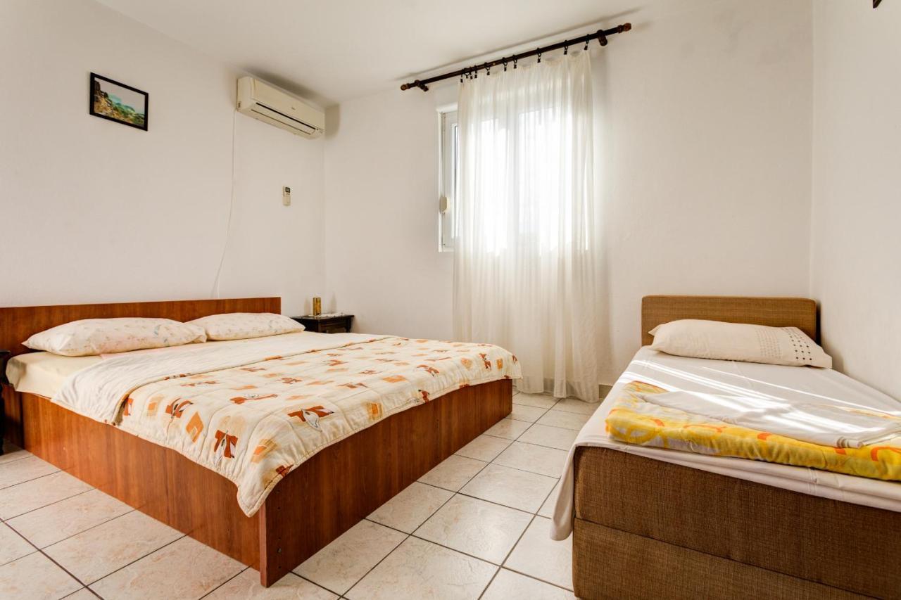 Villa Savovic Petrovac Exteriör bild