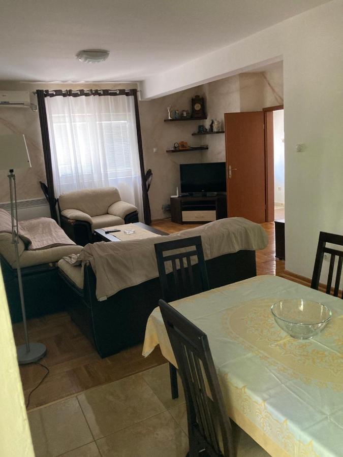 Villa Savovic Petrovac Exteriör bild