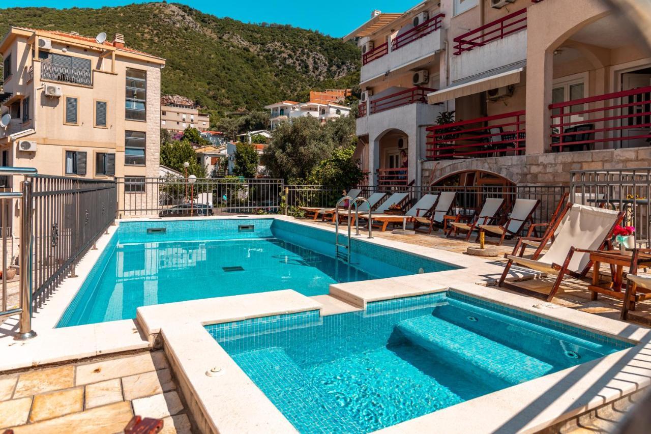 Villa Savovic Petrovac Exteriör bild