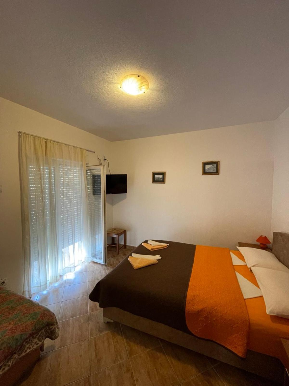 Villa Savovic Petrovac Exteriör bild