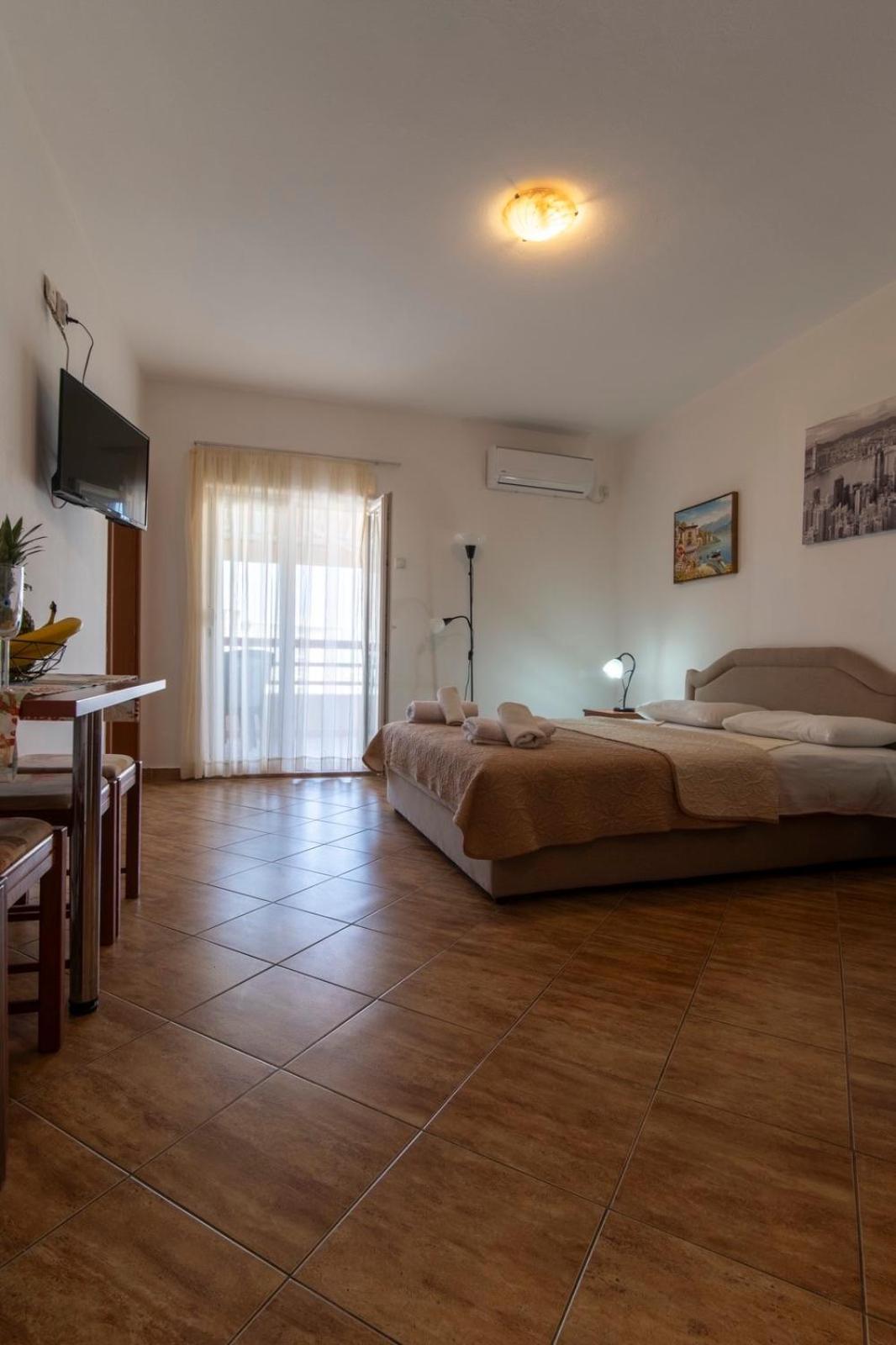 Villa Savovic Petrovac Exteriör bild